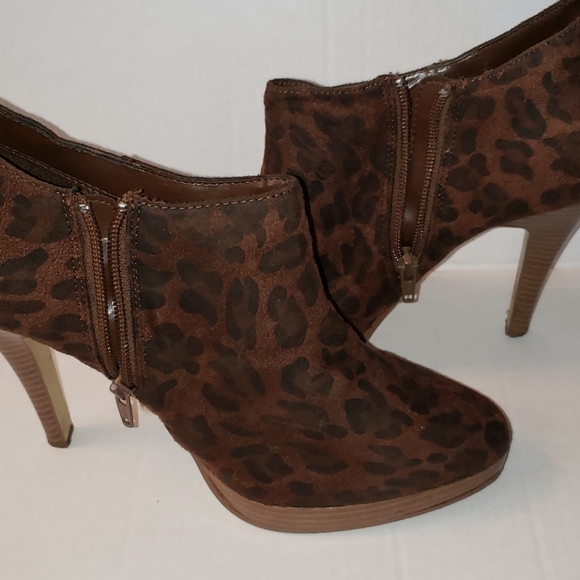 Delicious animal print ankle heels - Picture 7 of 9
